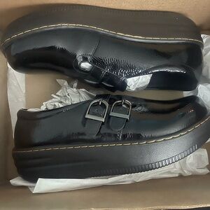 Glolily woman shoes New in box